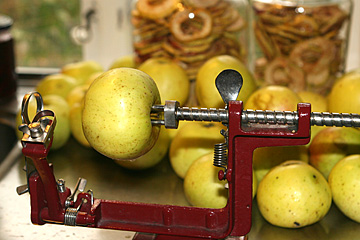 Æbleskrællemaskine