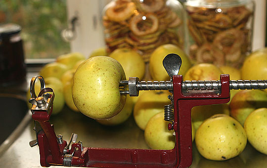 Æbleskrællemaskine